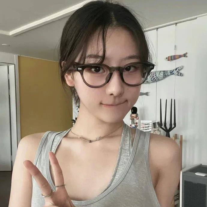 「再见」中的女人